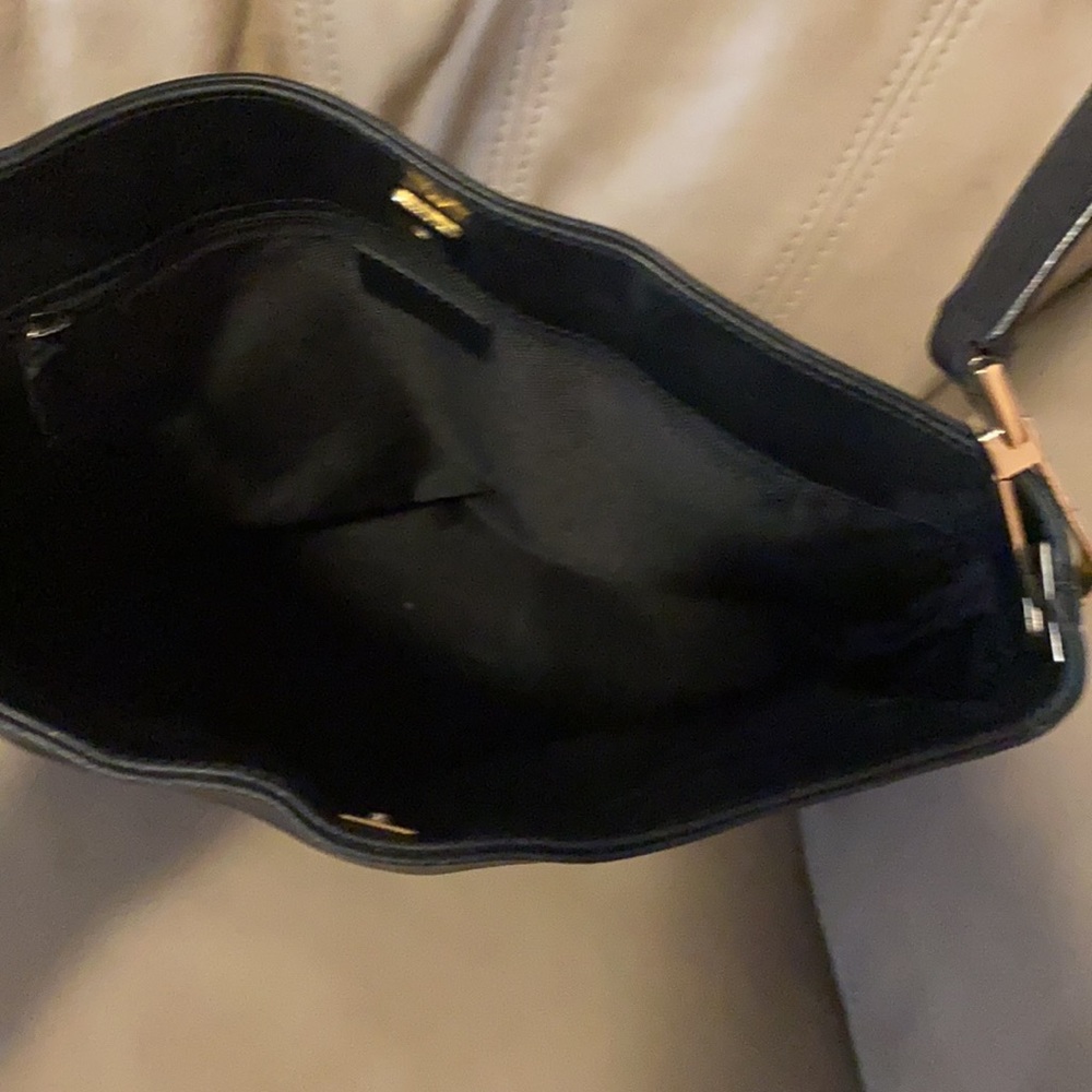 Gucci bag - Picture 2 of 9
